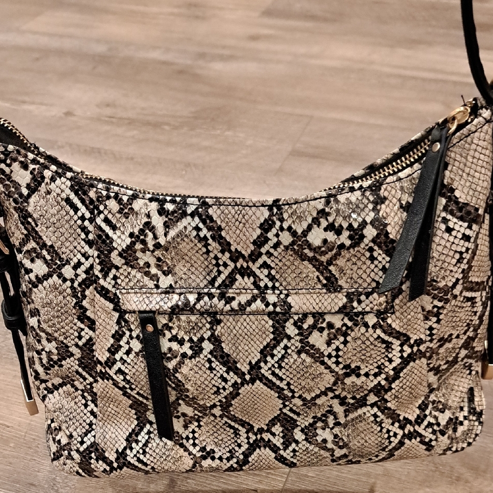 Jessica Simpson Black and Cream Snakeskin Shoulder Bag - Picture 3 of 6